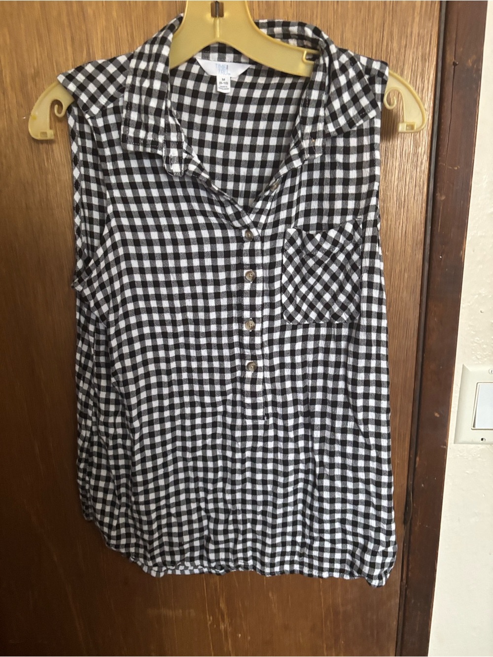 Time and Tru Black & White Gingham Sleeveless Button-Front Shirt